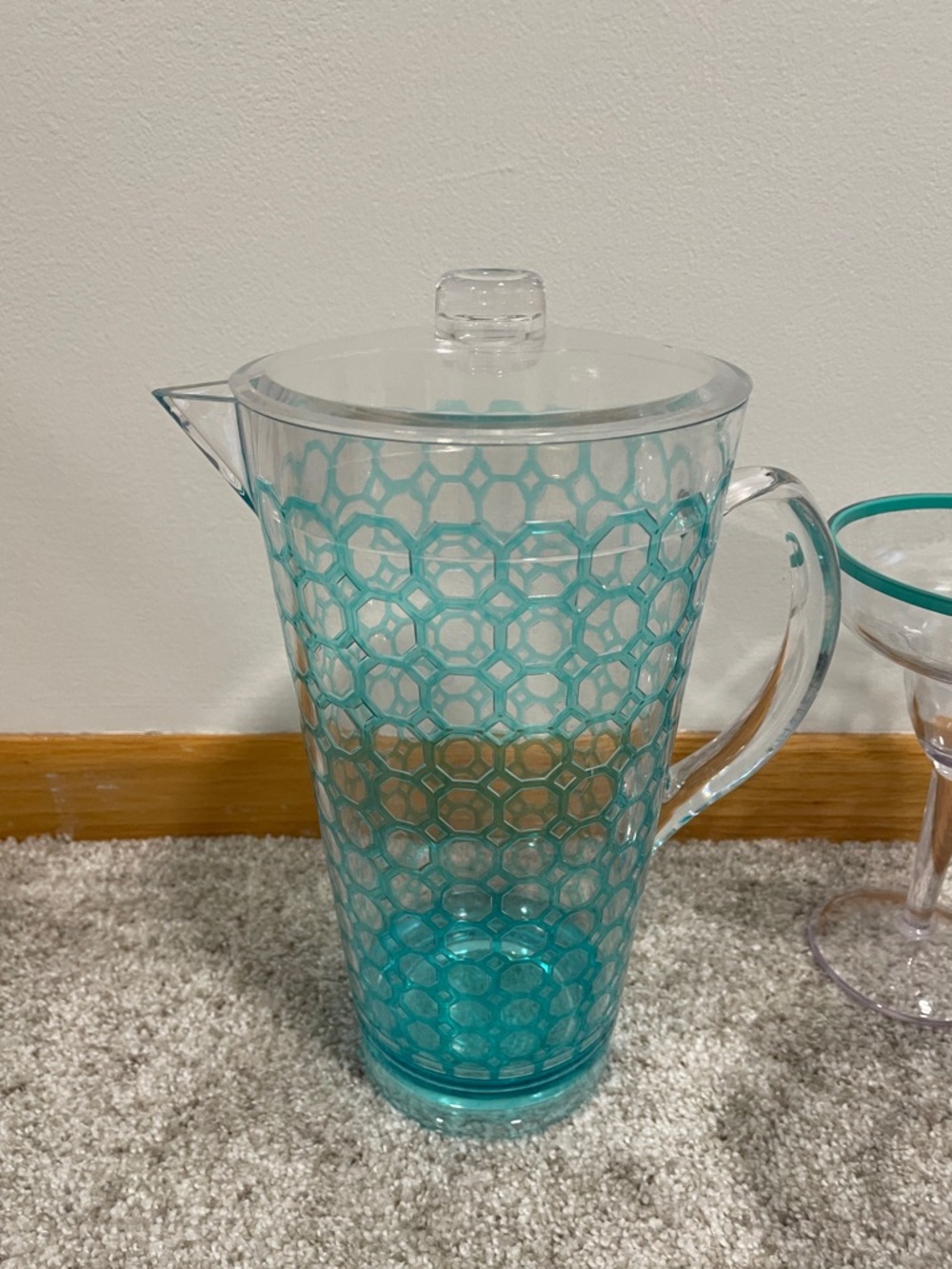 Turquoise-Rim Plastic Pitcher and 4 Margarita Glasses Set - Picture 2 of 3